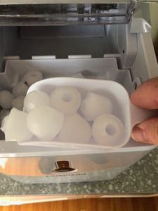 ice cubes tabletop ice maker 