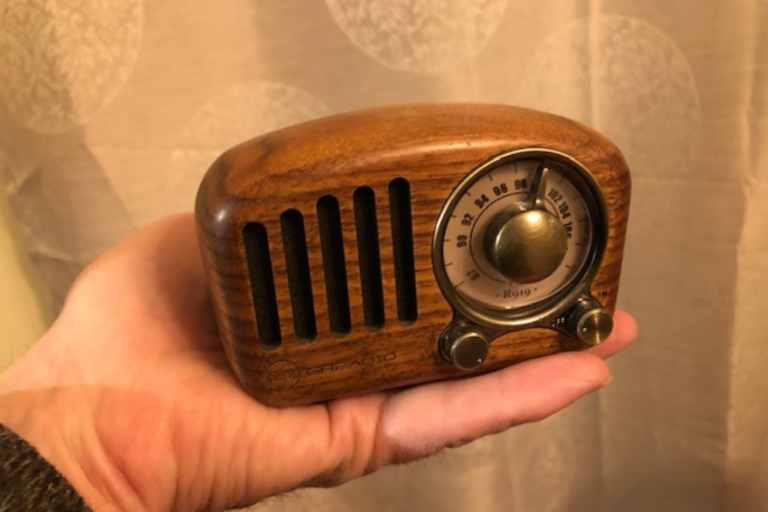 Vintage Retro FM Radio with Bluetooth